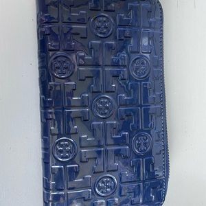 Authentic Tory Burch Navy Wallet 🔮